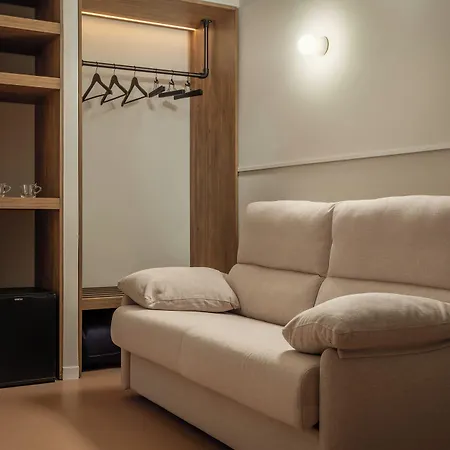 Goya Hotel 2*